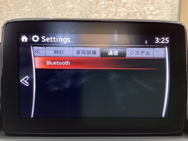 Bluetoothに接続することで、スマートフォンに入っている音楽アプリを車内で楽しめたり、通話が出来ます♪