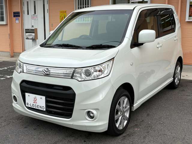 外装色はパールホワイト【Z7T】になります♪ホワイトのカラーリングは人気で飽きがきません☆