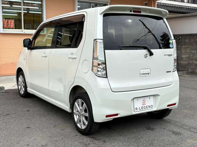 全席ドアバイザー付なので雨の日の換気も快適です♪付いていないと不便に感じる事も多いので嬉しい装備です♪