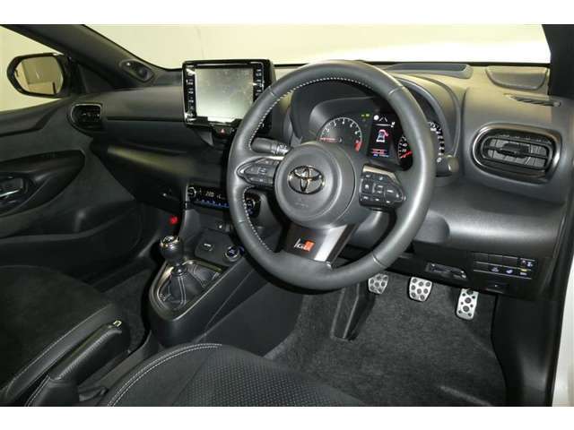 見通しのよいすっきりとした視界で、誰でも運転しやすいです。運転のしやすさは疲れにくさにも繋がりますよ♪