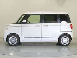 KEIカーとは思えない驚きの広さの室内空間。