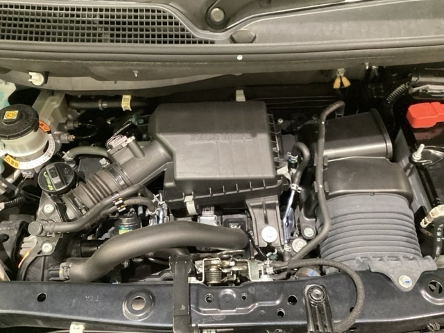 ホンダスタッフがしっかり整備して保証付きにてお渡し致します。エンジンルーム＆室内ルームともにクリーニング済みで清潔です。快適なドライブをお楽しみください。