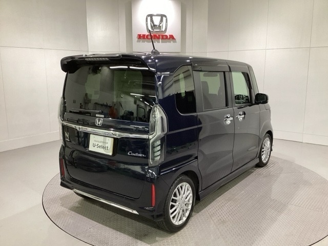 【Honda認定中古車 U-Select】　は3つの安心をお約束します。　1　Hondaのプロが整備した安心。 2　第三者機関がチェックした安心。　3　購入後もHondaが保証する安心。