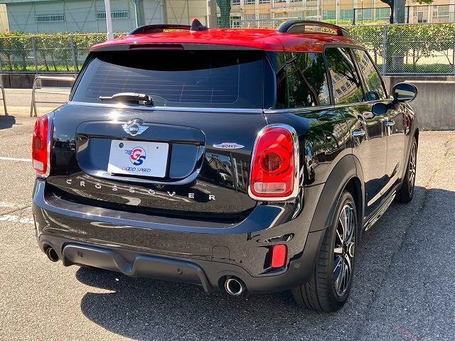 当店お薦めのガラスコーティングはいかがでしょうか？ガラスの皮膜をボディに付着されるタイプですので、ボディ自体の保護効果が高く耐久性が高いのが特徴となります。キズが消えたり、薄くなる効果もあります。