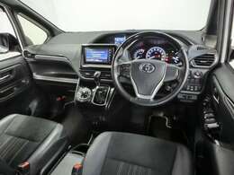 操作性が良い運転席まわりです！