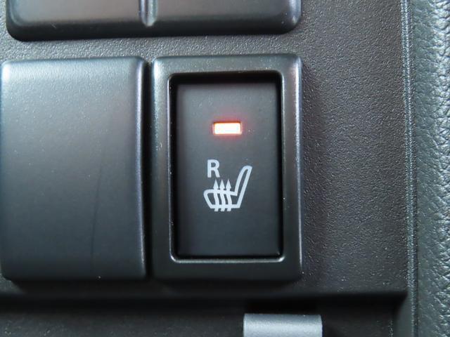 運転席にお座りの方のためにシートヒーターを装備！