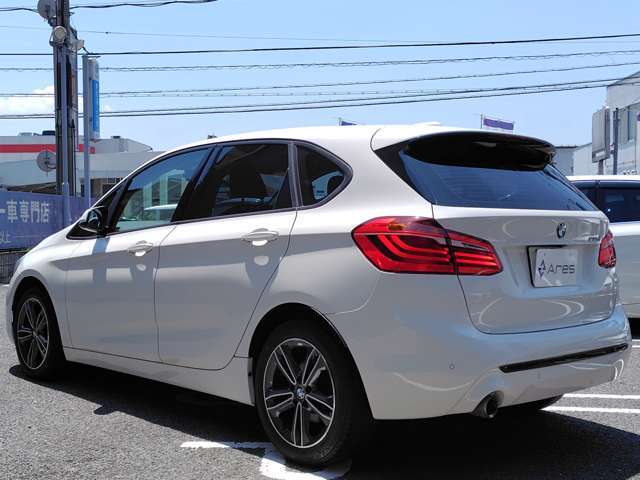 厳選されたBMW中古車が60台ほど展示されております。営業時間は10：00から18：00で年中無休（GW・お盆・年末年始を除く）で営業しております。