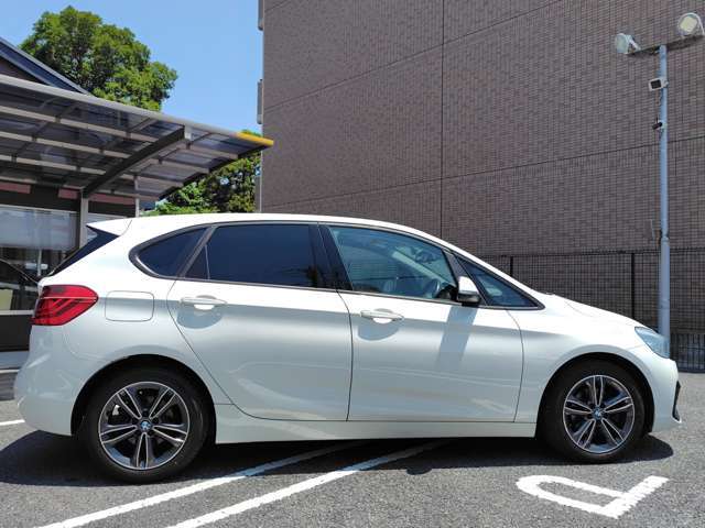 車両販売以外にも整備や車検、鈑金、ドラレコやAftermarketナビ取り付け、ガラスコーティング施工なども専門店ならではの安心価格にて対応可能です。