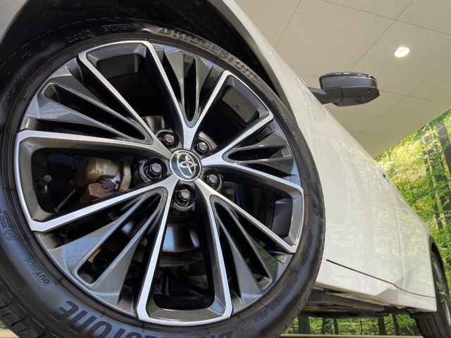 【純正19インチアルミホイール】外観にマッチした純正アルミホイールを装着しております。各種社外アルミホイールや、スタッドレスタイヤも取扱いしております。是非ご相談ください♪