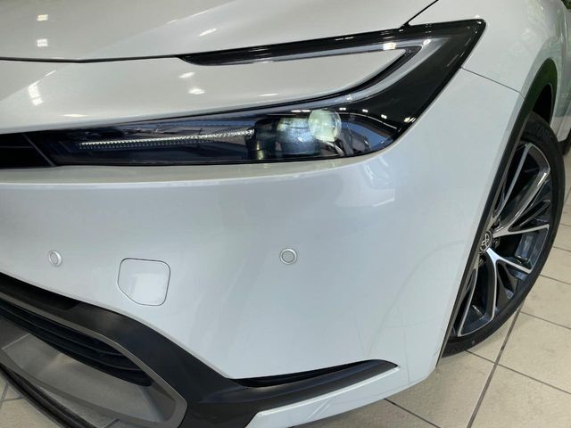 【LEDヘッドライト】悪天候や夜間走行時も良好な視界を確保し安心して運転できる高輝度LEDヘッドライトを装備！点灯速度が早く、消費電力も抑えられています。