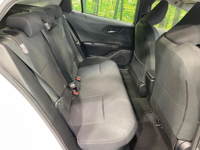 後部座席も気になるようなキズ・汚れやへたり等、大きなダメージはなく、良好な状態です。