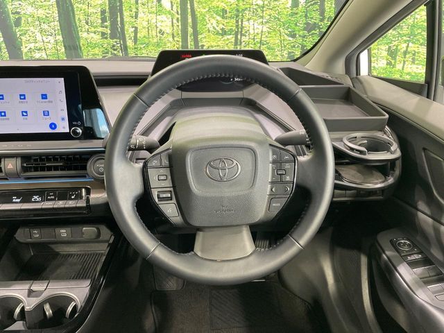 【ステアリングスイッチ】運転中、前方から目線をそらすことなく、オーディオ等の操作が可能な便利機能！安心＆快適なドライブを演出してくれます♪