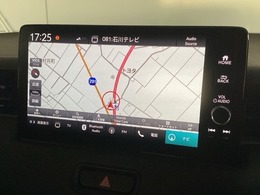 アップルカープレイ、アンドロイドオート対応純正ナビ搭載です。知らない道も安心ですね！