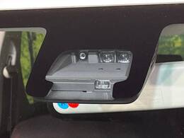 【スズキ　セーフティサポート】走行中に前方の車両等を認識し、衝突しそうな時は警報とブレーキで衝突回避と被害軽減をアシスト。より安全にドライブをお楽しみいただけます。