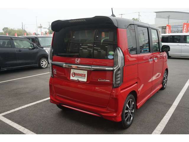 人気車種随時取り揃えております。是非お気軽にご来店ください。