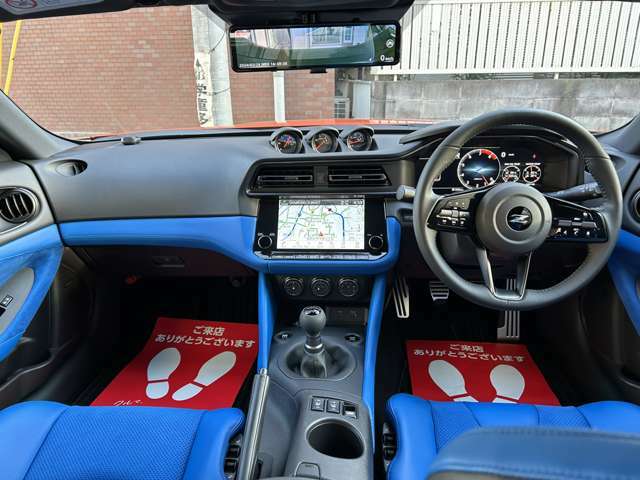 6MT車・MY24モデル新色432オレンジ＆新内装色ブルー・カスタマイズドエディションサイドストライプ・COMTECデジタルインナーミラー型GPS搭載前後ドライブレコーダー・リア3面スモークフィルム