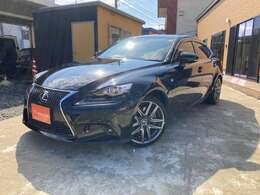 福井商事株式会社です。創立15周年です。今後も一層のサービス向上を目指し、スタッフ全員が誠心誠意努める覚悟でございます。そして選びぬかれた上質な車を全国にお届けさせて頂きます