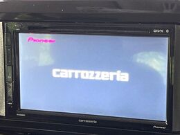 【ディスプレイオーディオ】お持ちのスマホやMP3プレイヤーとの無線接続で音楽再生が可能！コードで繋ぐわずらわしさも無く、手軽にお気に入りの音楽を楽しめます。