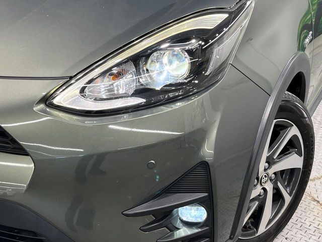 【LEDヘッドライト】悪天候や夜間走行時も良好な視界を確保し安心して運転できる高輝度LEDヘッドライトを装備！点灯速度が早く、消費電力も抑えられています。