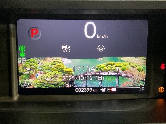 視認性の高いメーター回り。いろいろな情報も表示されます。