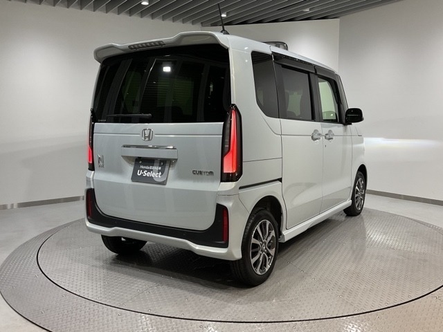 車両状態証明書付き車両です。車両状態を検査員が評価をし、結果を点数で表示しております。1台1台プロの目で事細かにチェックしている車両ですので、ご安心してお買い求めしていだけます。