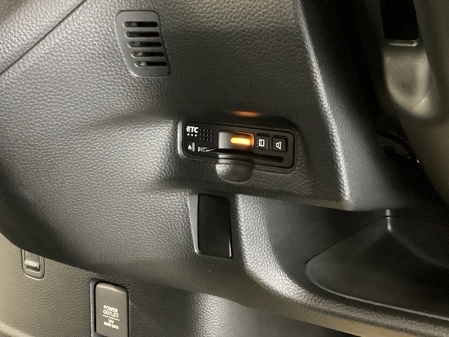 ETC付いてます。ETCが使用可能な道路通行料はキャッシュレスでスマートに走行できます。再セットアップして納車致します。