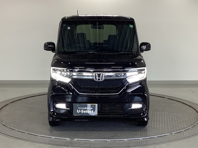 LEDヘッドライトを装備しています。LEDヘッドライトはとても明るく、雨の日や夜間走行も安全・安心です。