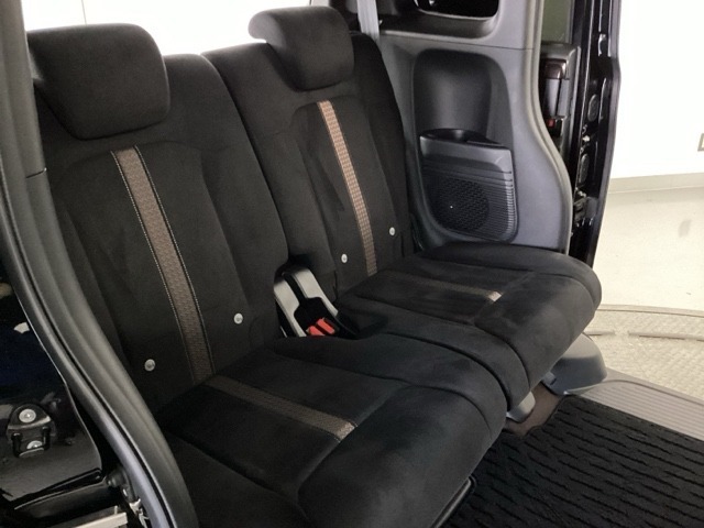 シート表皮は専用のクリーナーできれいにクリーニングしていて清潔です。