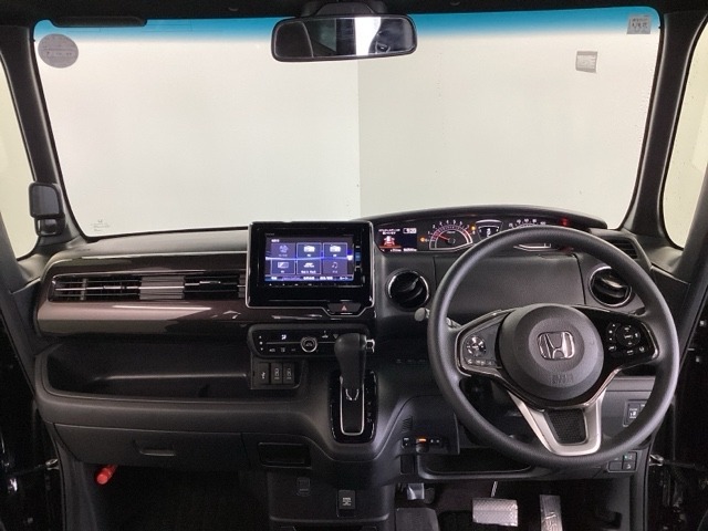 先進の安全運転支援機能【Honda SENSING】を搭載。衝突軽減ブレーキや誤発信抑制機能など様々な機能で安全運転をサポートします。機能一覧はHondaオフィシャルサイトで確認できます。