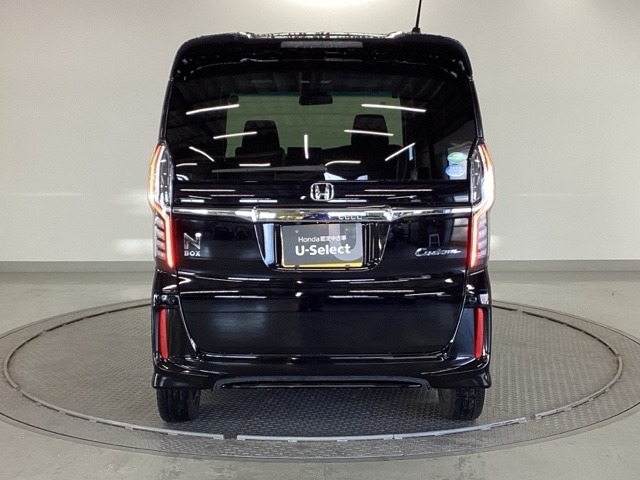 ご覧のように綺麗にクリーニングされており、とてもキレイなボディですよ。外装はもちろん内装も綺麗です。