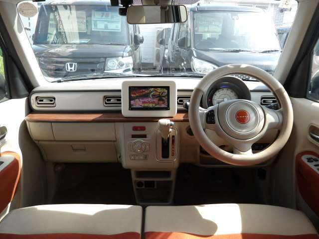 自動車保険の見直しも無料で行っております♪
