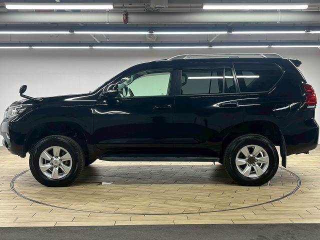 お車ご成約時の付帯率は驚きの90％OVER。GOOD　SPEED自慢のスーパーガラスコーティング。見違えるほどの輝きを放ち、納車後のメンテナンスも楽々。是非一度お試し下さい。