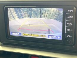 【バックカメラ】駐車時に後方がリアルタイム映像で確認できます。大型商業施設や立体駐車場での駐車時や、夜間のバック時に大活躍！運転スキルに関わらず、今や必須となった装備のひとつです！