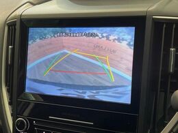 【バックカメラ】駐車時に後方がリアルタイム映像で確認できます。大型商業施設や立体駐車場での駐車時や、夜間のバック時に大活躍！運転スキルに関わらず、今や必須となった装備のひとつです！