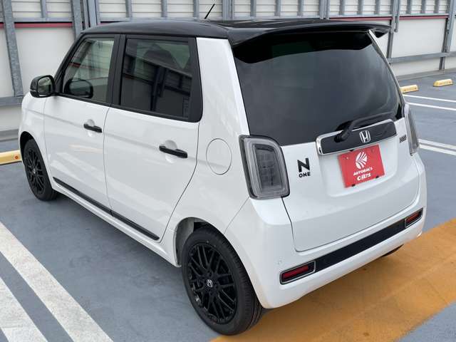 こちらのお車はメーカー保証継承が可能です。メーカー保証とは、3年もしくは6万キロ（一般保証）、重要部品（走る・曲がる・止まる・電子制御装置・乗員保護装置）については5年もしくは10万キロの保証です。