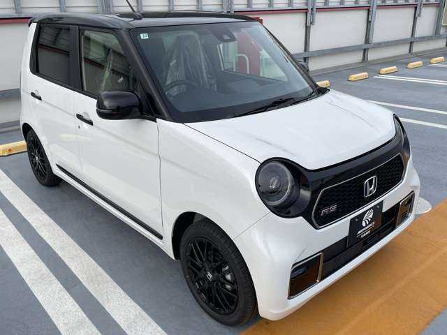 当店は、近畿運輸局長指定工場を併設しており、ご契約いただいたお車をご納車までに安心の納車前点検を実施させていただきます。