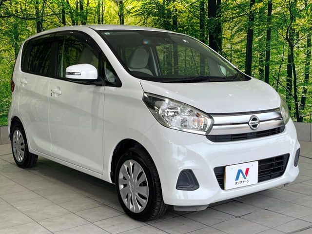 大好評のボディコーティング「弾スプラッシュコート」もご納車までに施工可能。通常のガラスコートと異なる、耐久年数6年の無機質ガラスコーティングが、ボディをキレイな状態に保ってくれます。