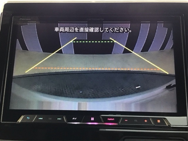 バックカメラ付きで後方の確認も安心です！スムーズな駐車・車庫入れをサポートいたします！