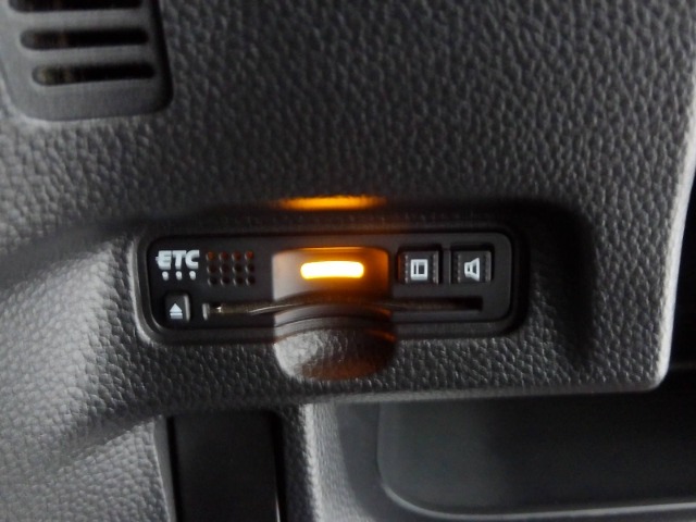 ETC付！高速道路の料金所はキャッシュレスで通過です！サービスエリア等にあるスマートインターの出入りも利用可能でとっても便利☆ご納車後すぐにお使い頂けるようセットアップしてのお渡しとなります。