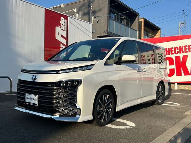 『新車市場』 として、新車も数多く展示中！　各種メーカーカタログもあります。お客様の希望の1台を一緒に考え、ご提案もさせて頂いております