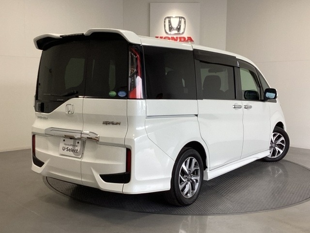 【Honda認定中古車 U-Select】　は3つの安心をお約束します。　1　Hondaのプロが整備した安心。 2　第三者機関がチェックした安心。　3　購入後もHondaが保証する安心。