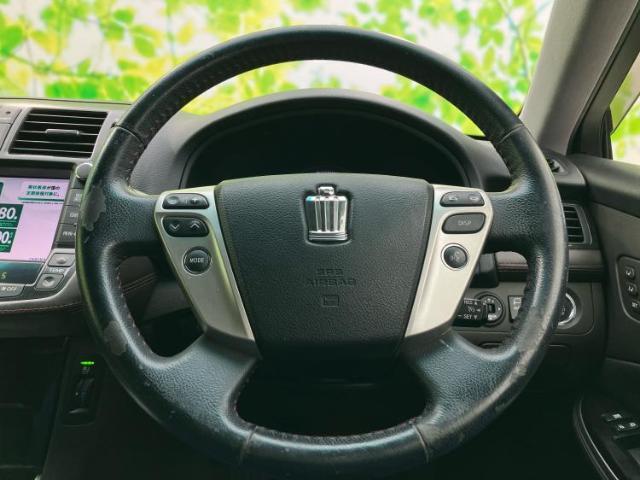 WECARSの展示場では実際に見て、触ってお車をお選びいただけます！知識の豊富な営業スタッフが様々なカーライフをご提案いたします！