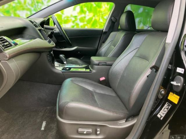 WECARSでは各商談席に大型モニターをご用意しております！見やすい大画面でゆったりと全国の在庫をご覧いただけます！是非ご来店お待ちしております！