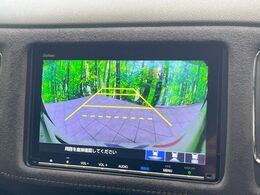 【バックカメラ】駐車時に後方がリアルタイム映像で確認できます。大型商業施設や立体駐車場での駐車時や、夜間のバック時に大活躍！運転スキルに関わらず、今や必須となった装備のひとつです！
