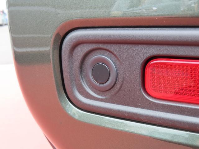 【後退時ブレーキサポート】リヤバンパーに内蔵した4つの超音波センサーで後方の障害物との距離を測りブザー音で障害物との接近をお知せ！さらに障害物と衝突の可能性が高まると衝突被害軽減ブレーキが作動！