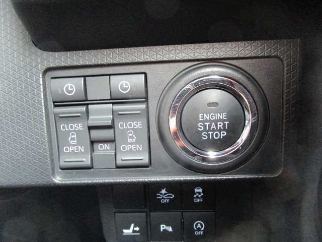 ★キーレスプッシュスタートシステム！鍵はポケットやバックにしまったままでOK！エンジンスタートはボタンひとつ！開錠、施錠もドアハンドルにあるリクエストスイッチで出来るんです★