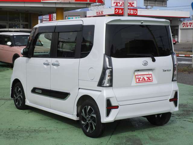 『クルマ買取り　ダイレクト販売』　だから出来る納得価格です♪　各種オートローンも完備。頭金不要、最長120回払いまでOK♪　お気軽にご相談下さいませ♪