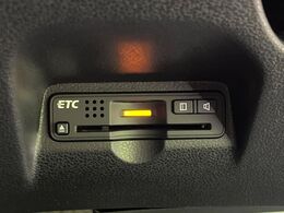 【ETC】高速道路の料金所をストレスなく通過！話題のスポットやサービスエリアに多い「スマートIC」利用時は必須のアイテムです。当店でセットアップを実施、ご納車当日からすぐにご利用いただけます！