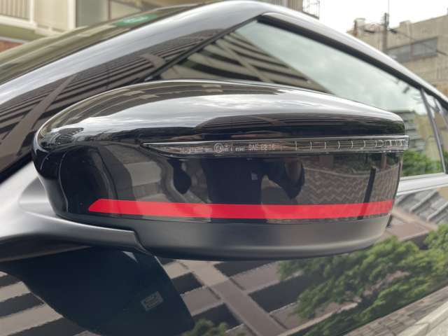 サイドターンランプ付き言動格納式ミラー　NISMO専用カラー