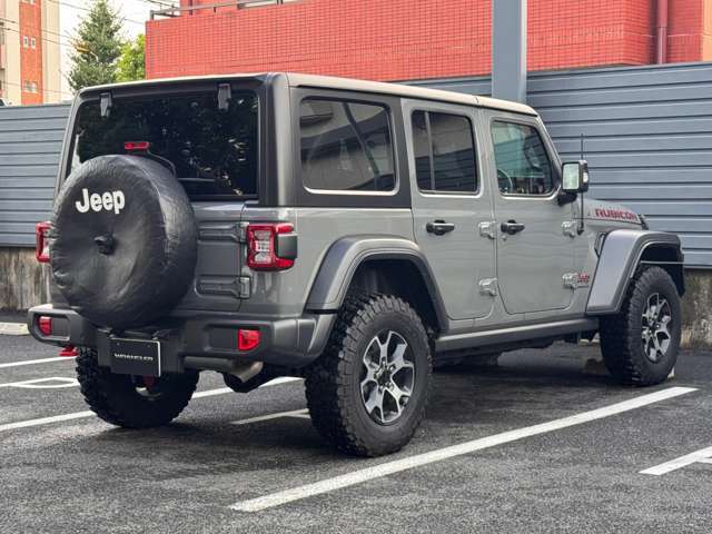後方には障害物センサー装備！駐車が不安な方にとってバックカメラと併用でき頼もしい装備です！